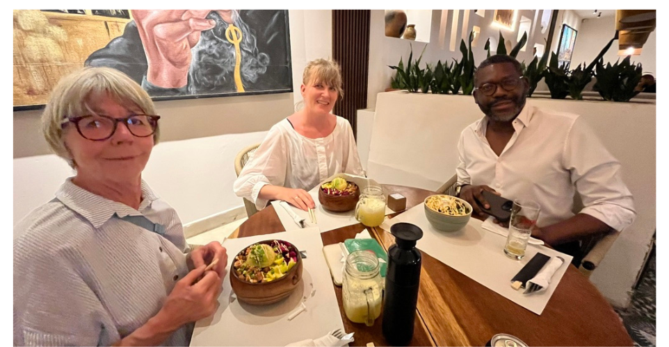 2025 Kunstproject Armazoen: Angola, v.l.n.r.: Afra Jonker, Iris Buchholz en Claudio Chocolate 